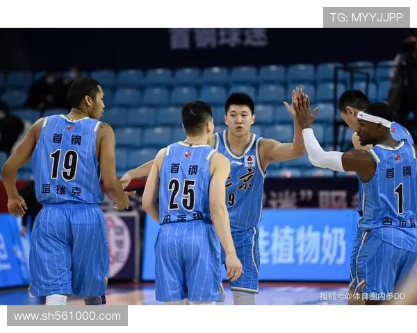 国企球队集体抢人内幕曝光 CBA运营权到期后年或成关键转折点 国企球队集体抢人内幕曝光 CBA运营权到期后年或成关键转折点